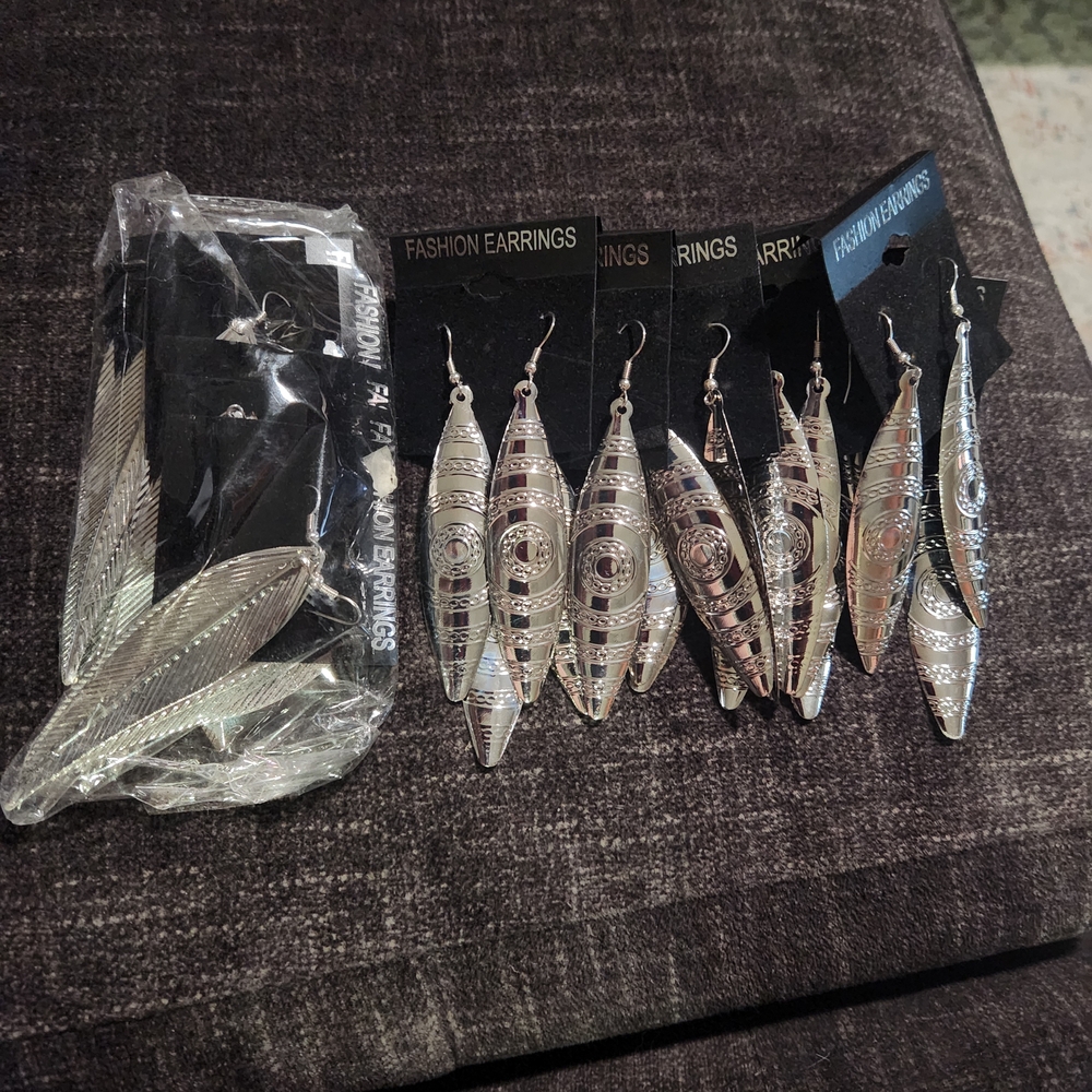 20 Sets Of Fashion Earrings